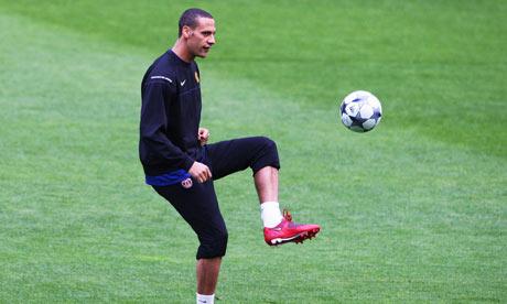 Rio Ferdinand has trained in Porto and will take his place in the Manchester United line-up